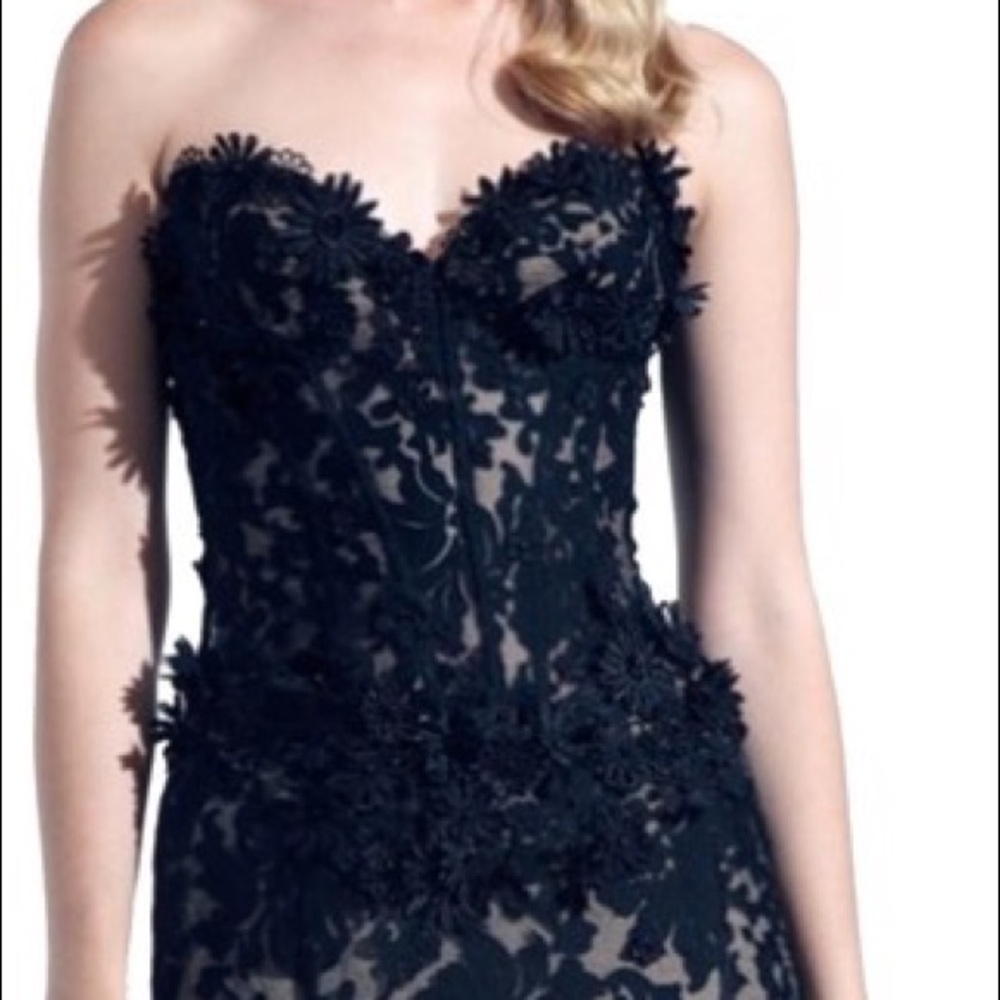 Mignon black lace mermaid gown